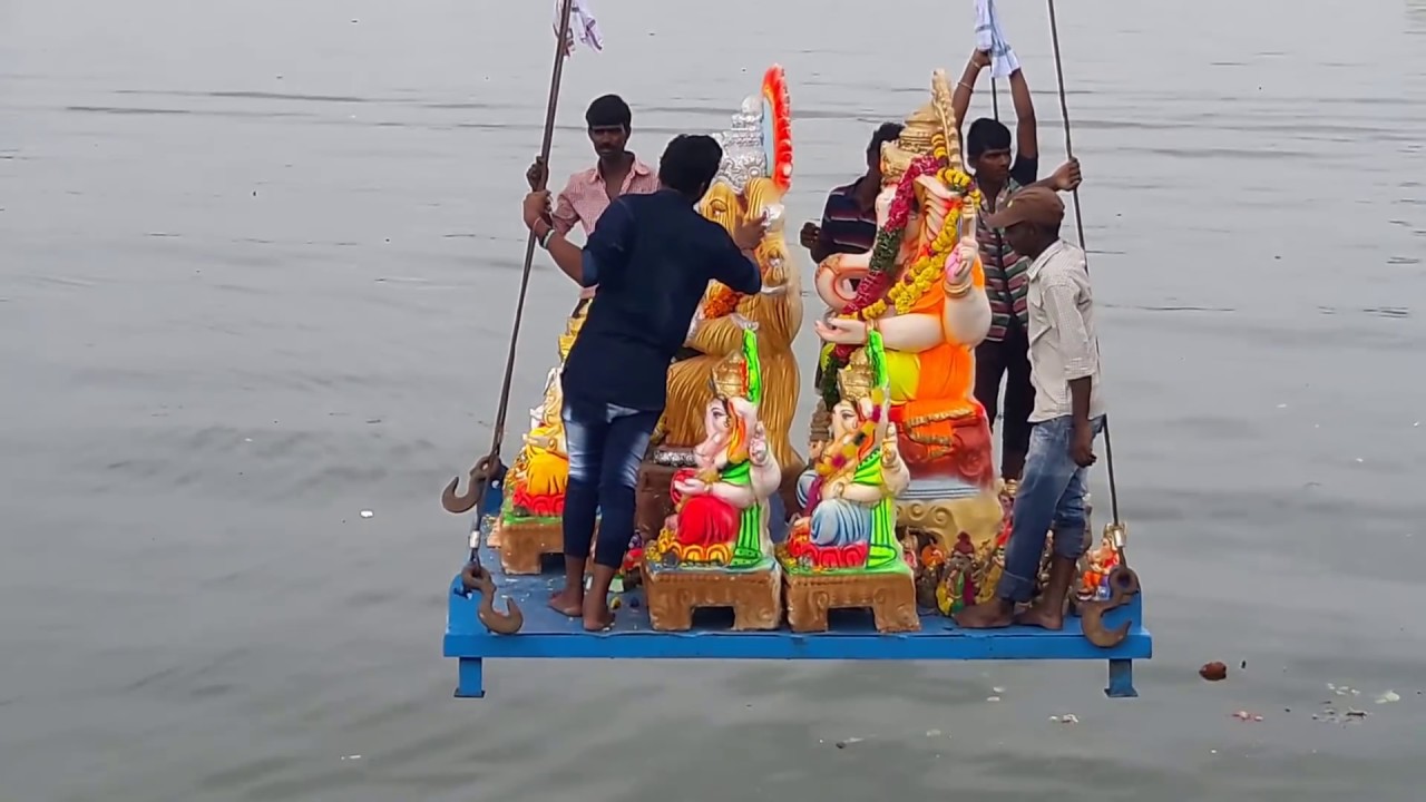 Ganesh Nimajjanam - Ganesh nimajjanam in Hussain Sagar - Hyderabad Ganpati Visarjan #jaishreeram