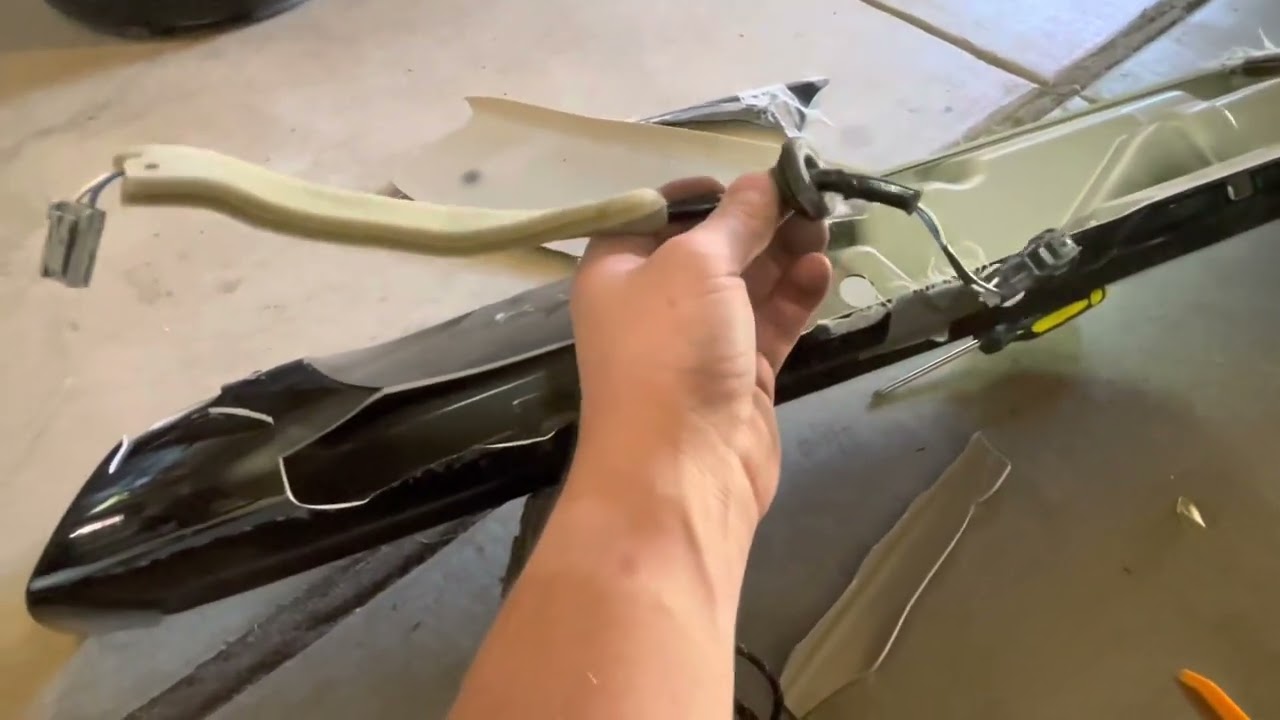 How to remove and replace 5th generation Toyota 4runner spoiler