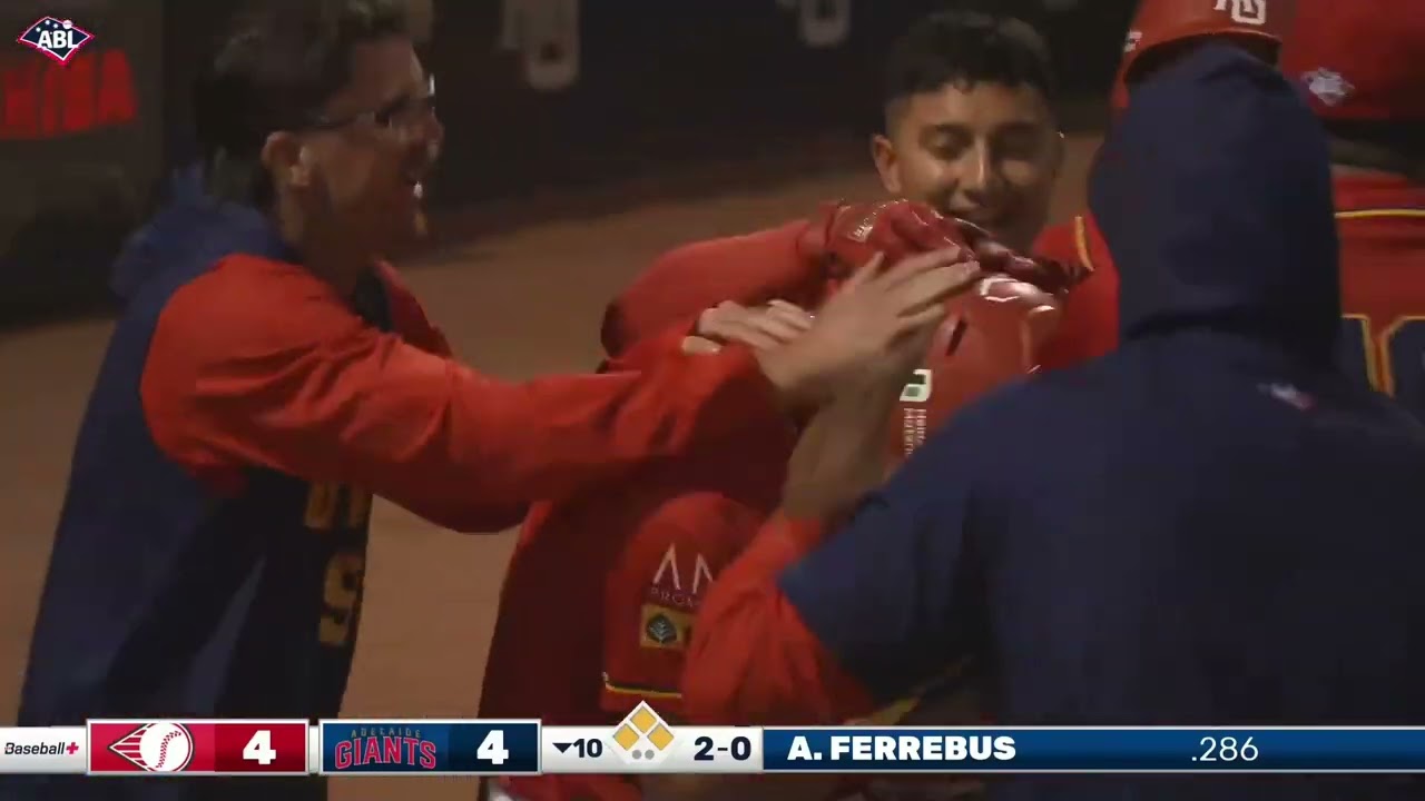 The Adelaide Giants walk it off on a wild pitch in extra innings!