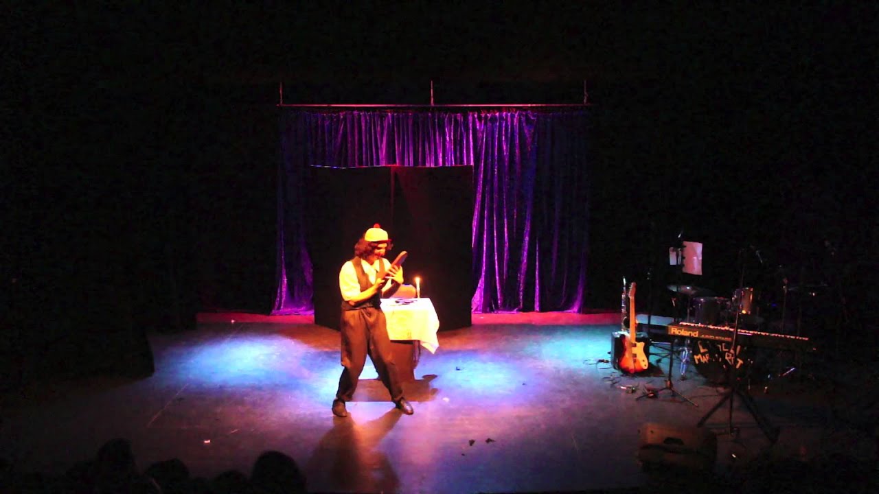 CABARET CLOWN