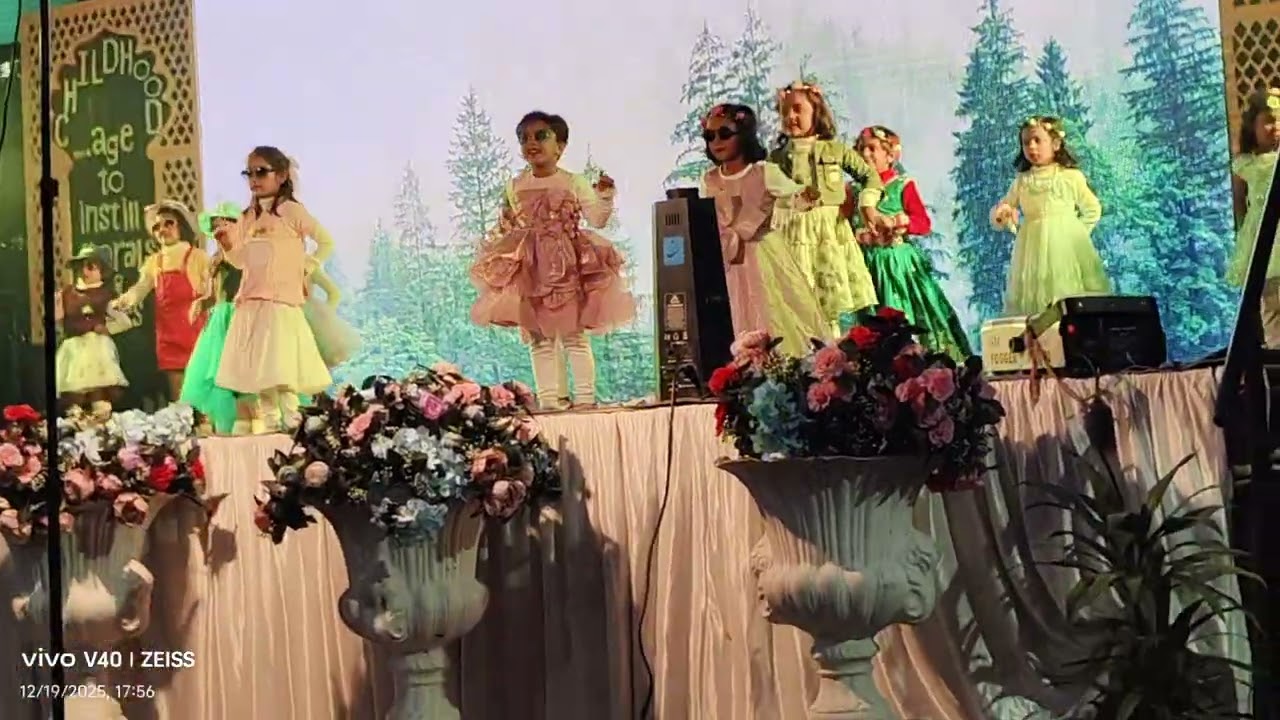 LKG class dance performance 2025