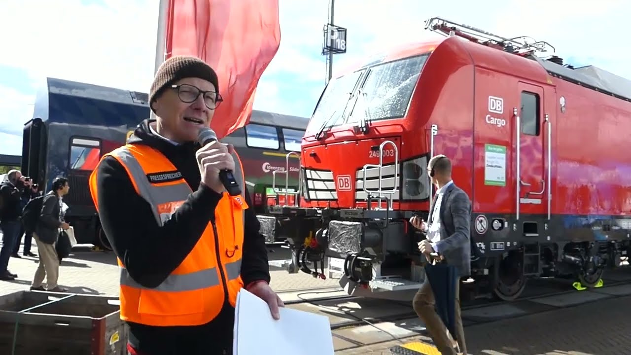 Deutsche Bahn Cargo InnoTrans 2022 - Lokomotive Siemens Vectron Dual Mode BR 249