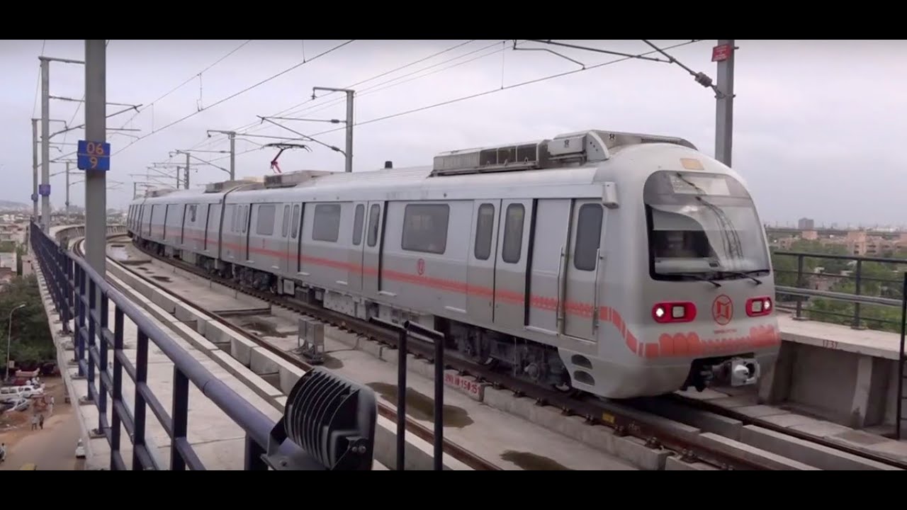 Smart Jaipur Metro Train Makes A Smooth & Smart Entry Into Jaipur Railway Station !!!