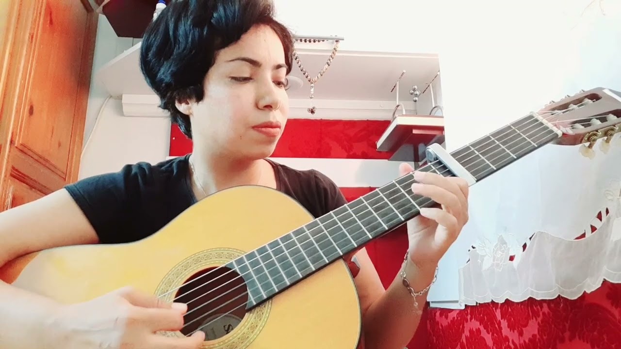 عبد الحليم حافظ : أول مرة تحب يا قلبي ❤ عزف جيتار guitar عفاف بن حسين 🎸🇹🇳