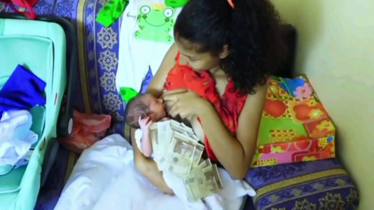 Welcoming a New Baby | First Day With Newborn