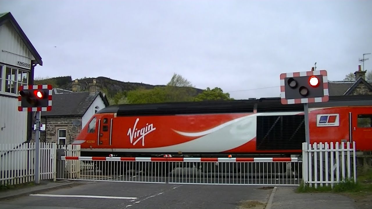 Spoorwegovergang Kingussie (UK) // Railroad crossing // Level crossing