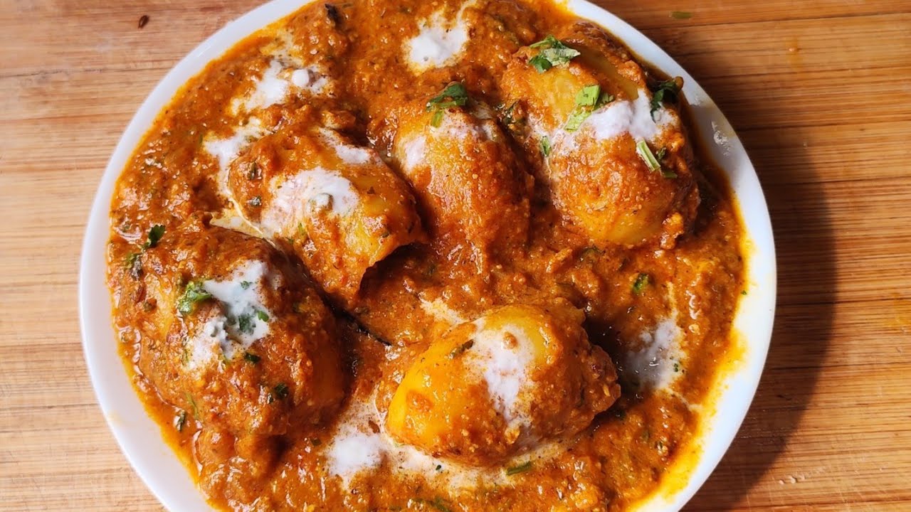 भरवा आलू की रेसिपी शादी पाटी में तो बहुत खाऐ अब घर पर बनाएं