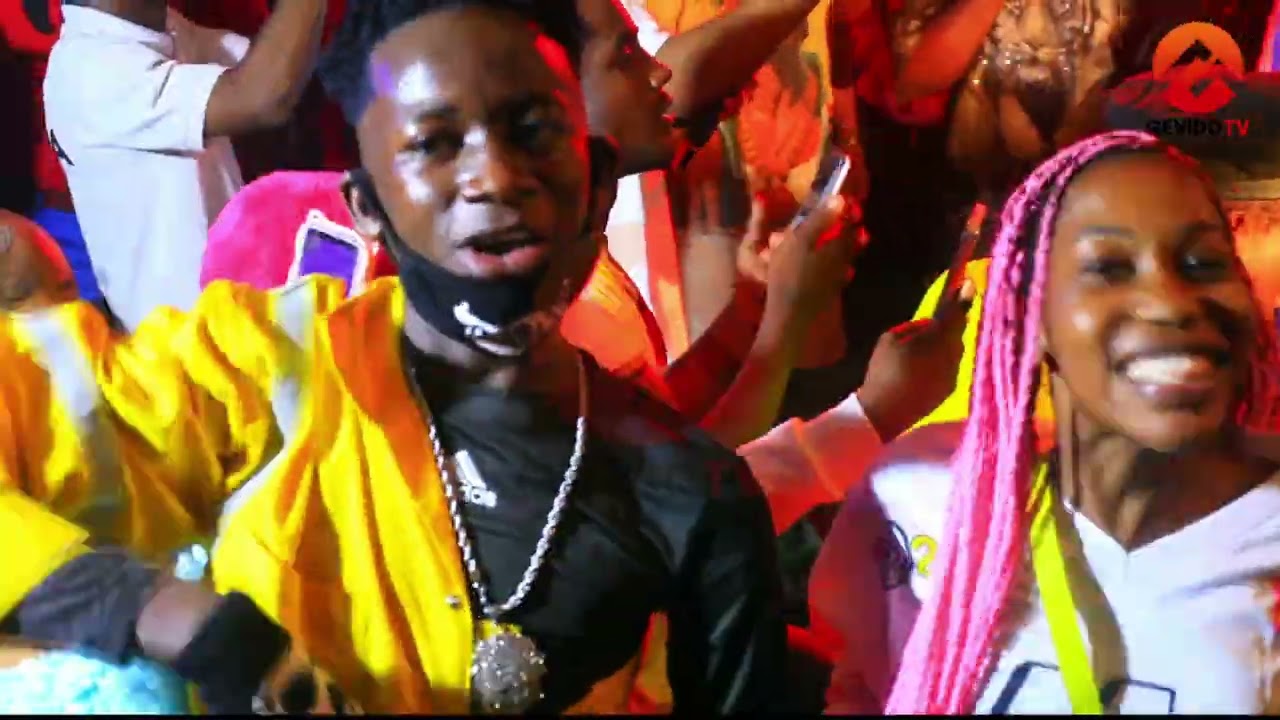 DOGO PATEN || AFANYA BALAA USIKU WA BIRTHDAY PARTY YA DJ BOBA || TIPTOP MANZESE #show live #singeli 