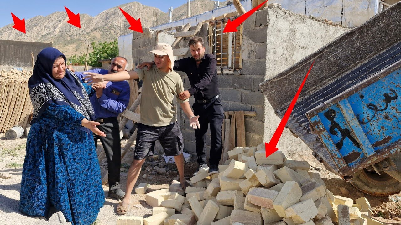 🔥 Ali bought bricks, stole a sarobgol! 😱 Reza had a fierce fight with him 🤬💥
