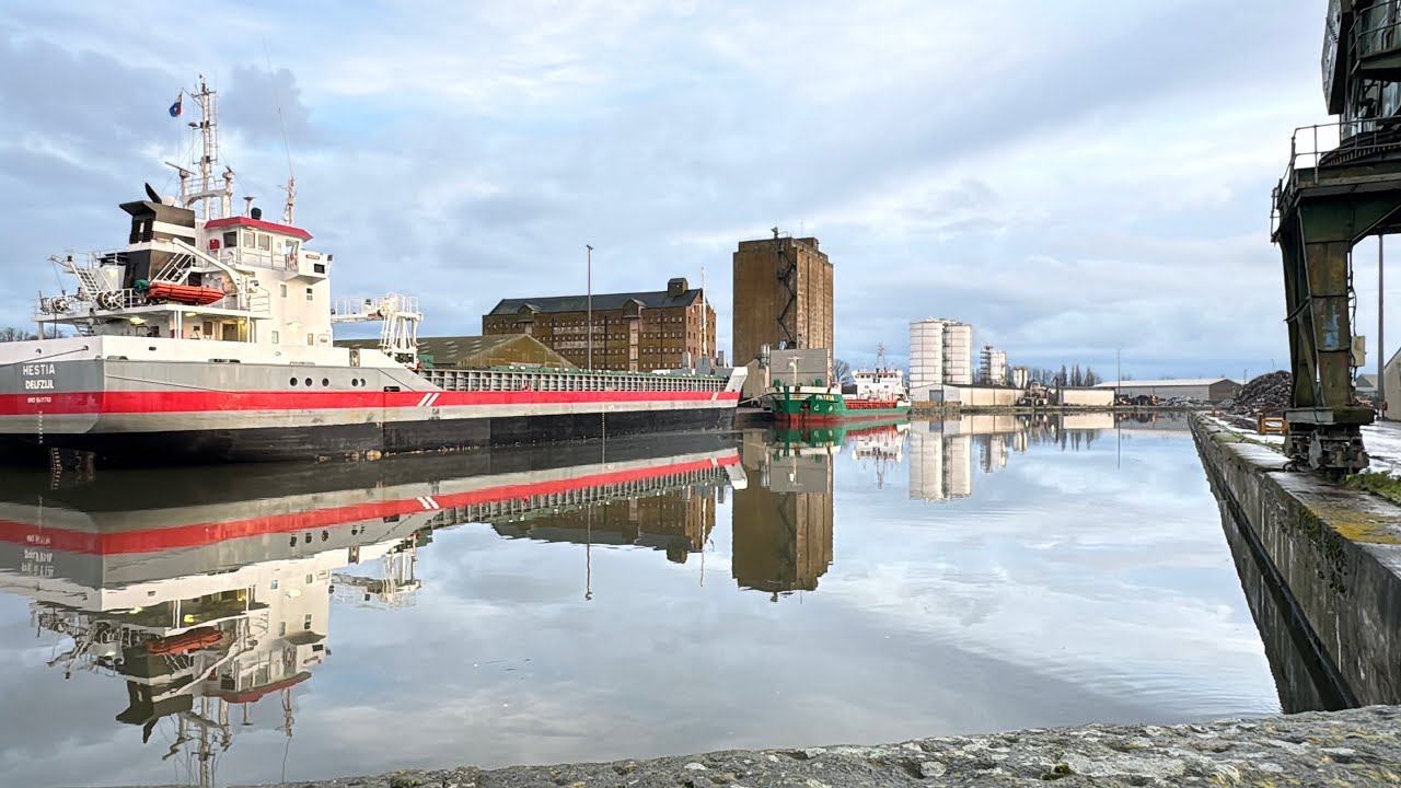 060126 Patria & Hestia #freighter #Sharpness #AONB #Canalandrivertrust 