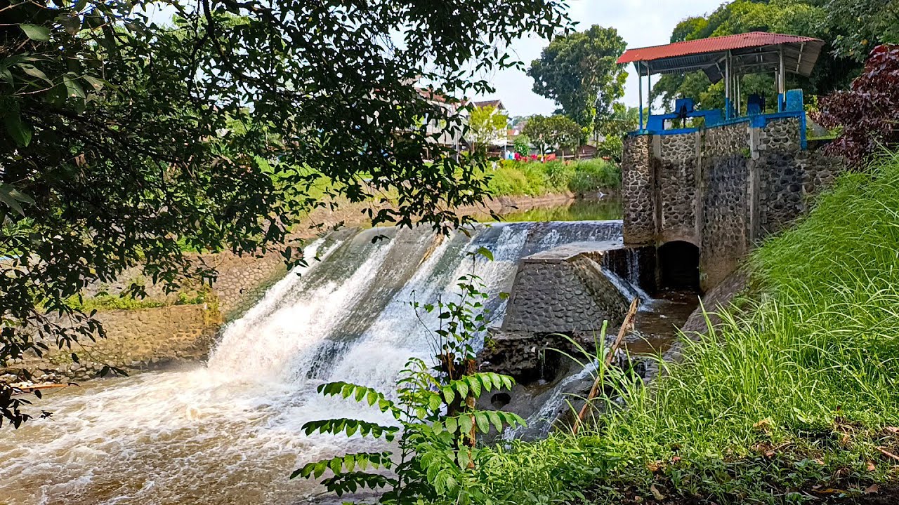 Jalan Jalan sambil mengenang saat masih kecil mandi di sungai @Bandulan Malang 