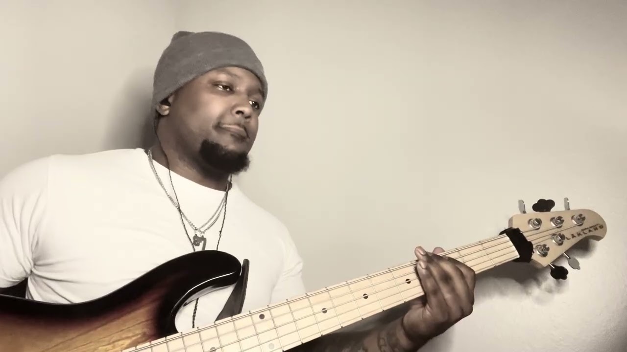 Lisa Knowles-Smith & The Brown Singers - Whatever It Is (bass cover)