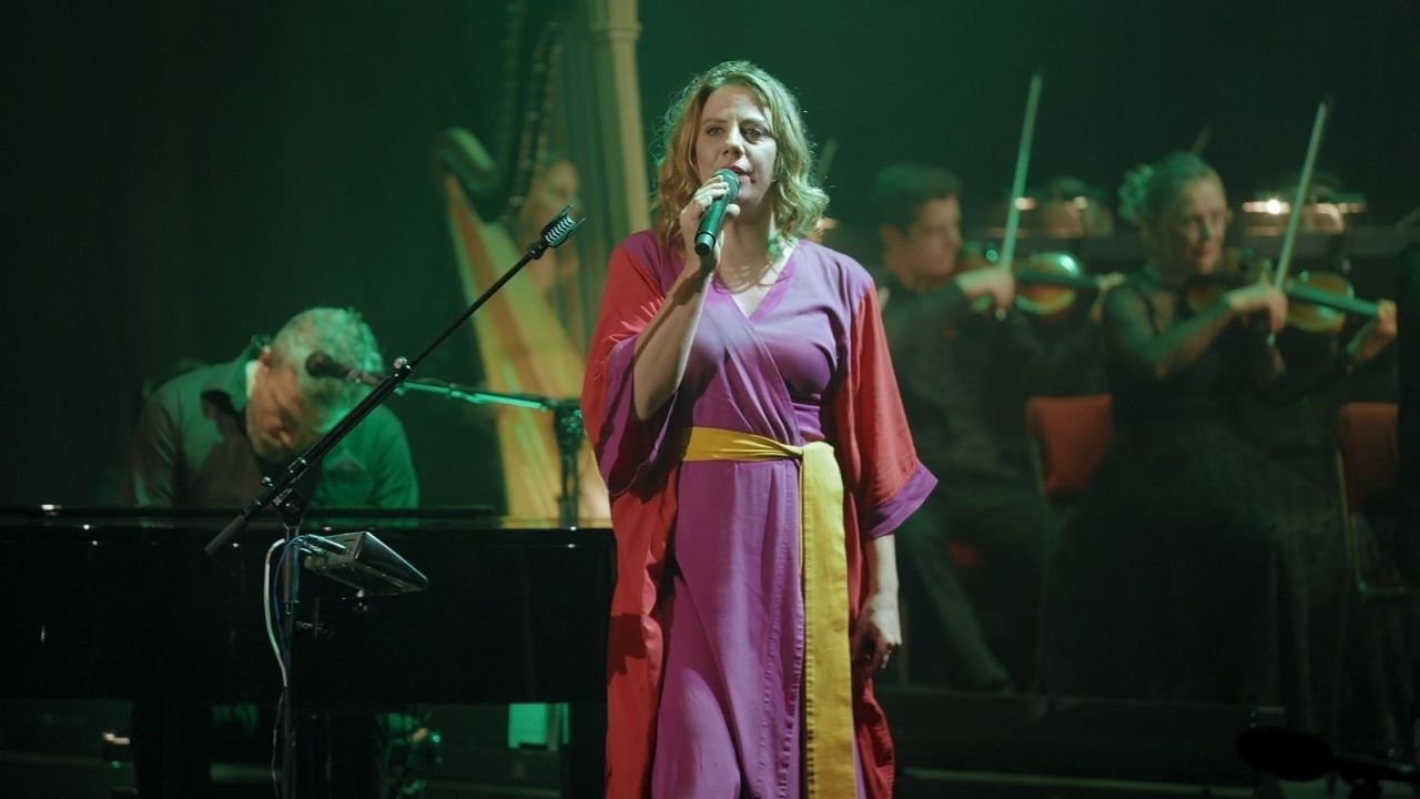 Aneta Langerová & Janáčkova filharmonie Ostrava - Tráva (oficiální video)