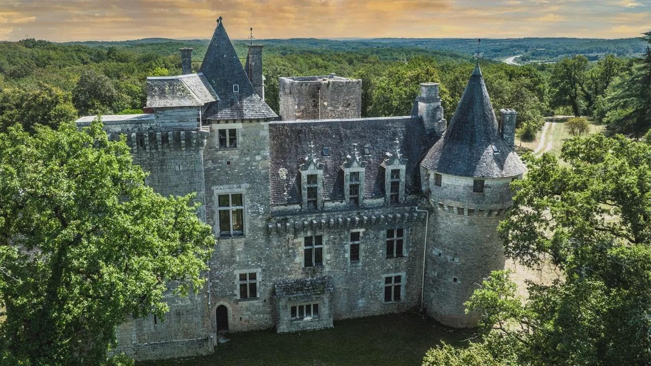 Castelo de Contos de Fada Abandonado de um Músico Suíço – Cheio de Tesouros!