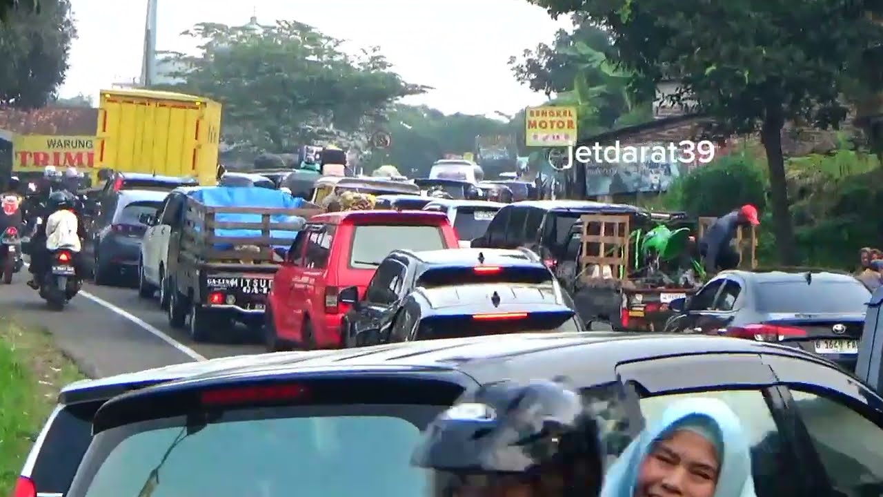 Macet total❗️jutaan pemudik terjebak macet di lewo garut