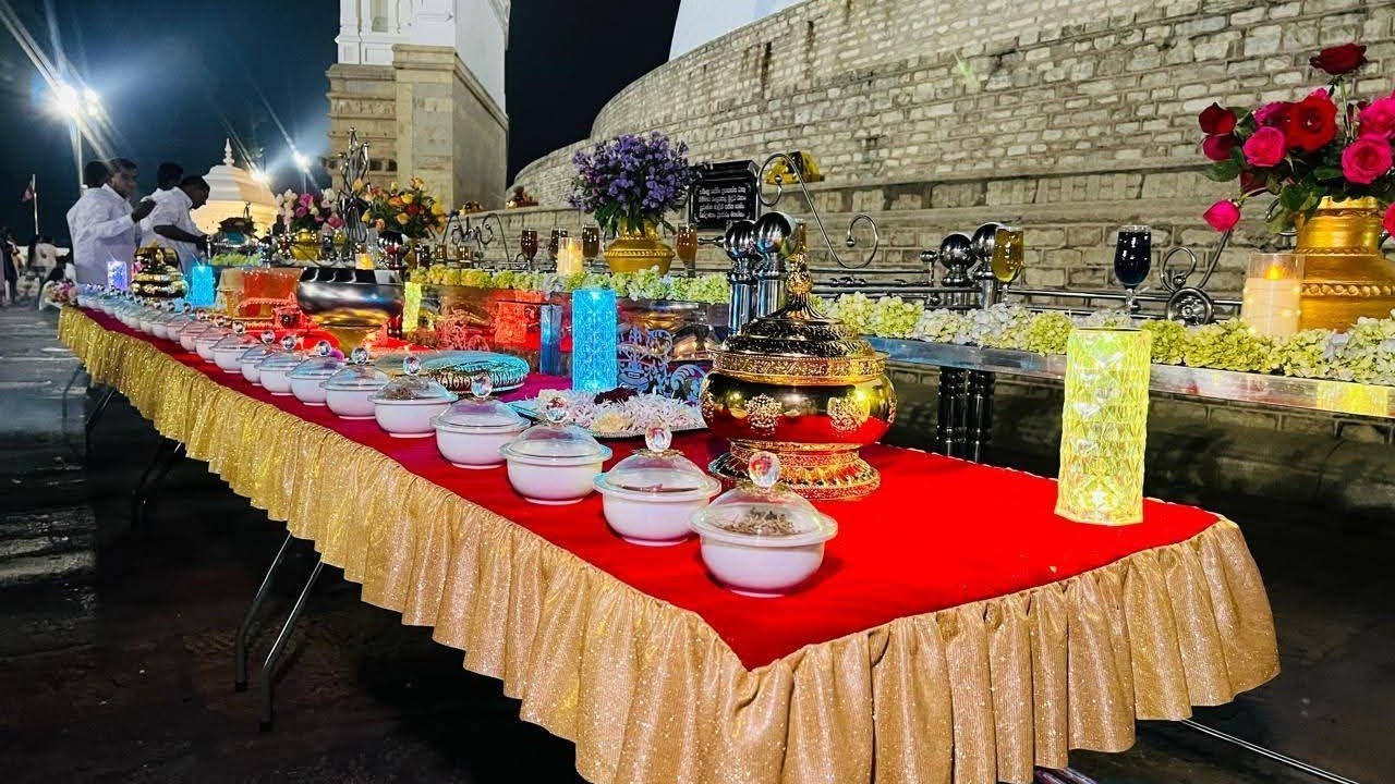 රුවන්වැලිසෑයේ අසිරිමත් පූජාව 2025-11-14