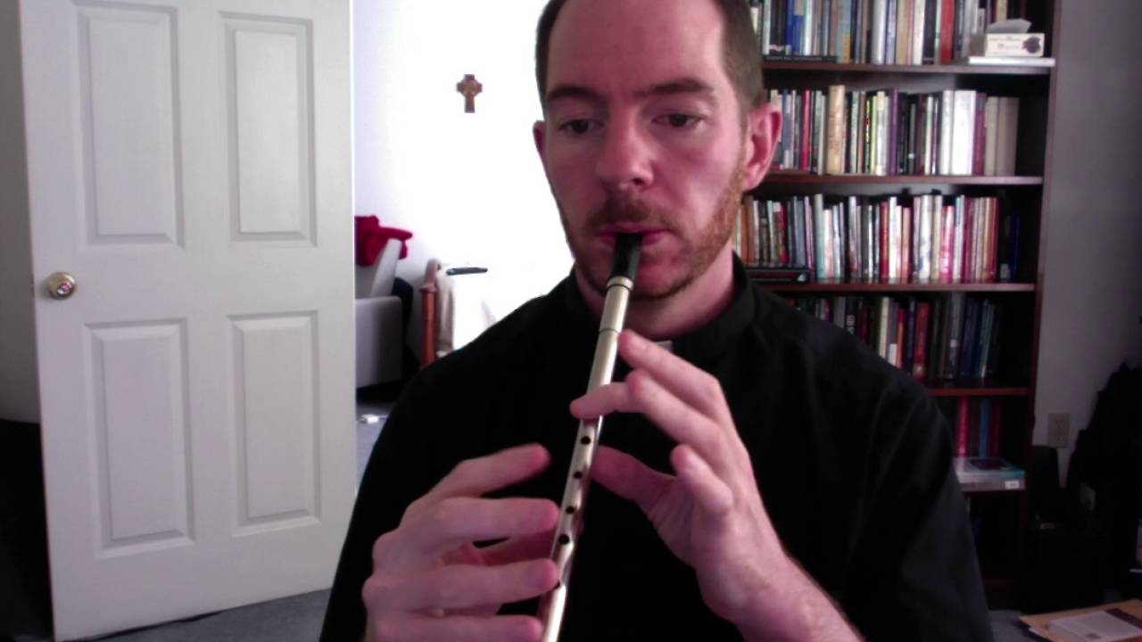 Whistle Priest: Miss Monaghan's reel