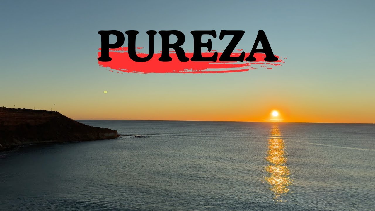 Amanecer sereno en la costa mediterránea