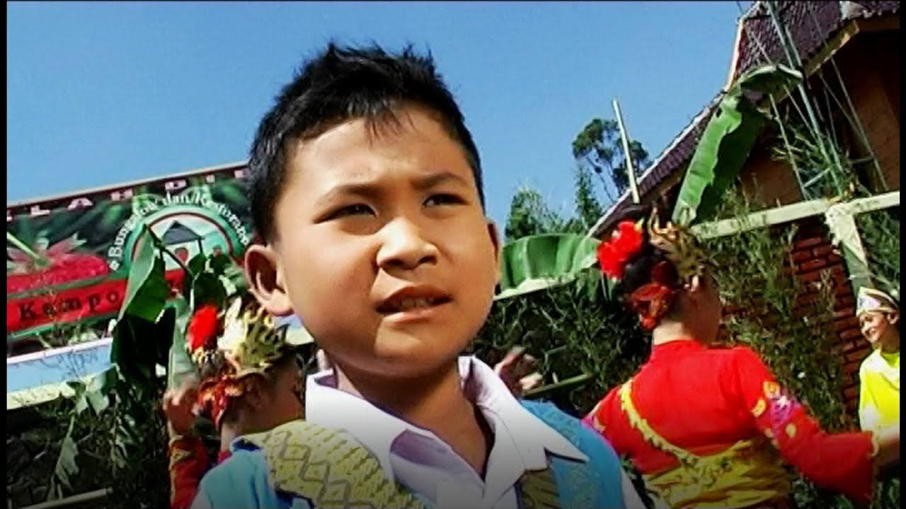 Kustian - Seni Sunda (Official Music Video)