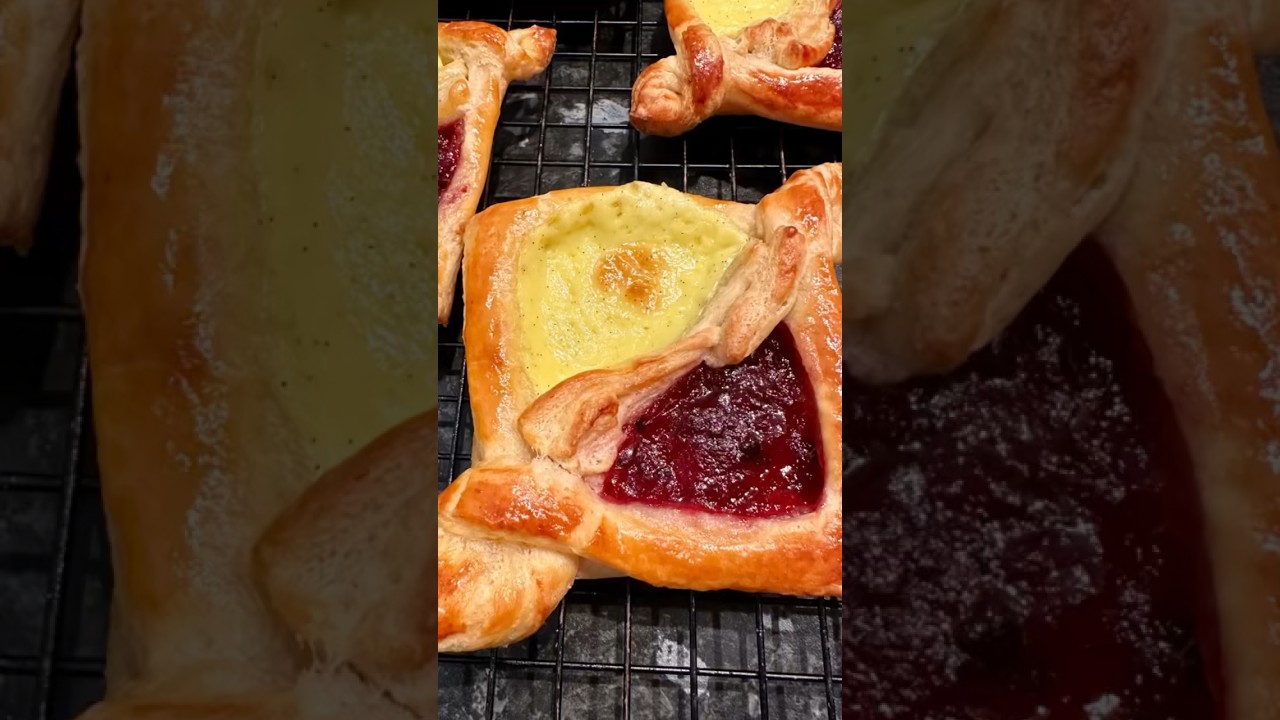 Apple Blackberry Custard Danish 😁
