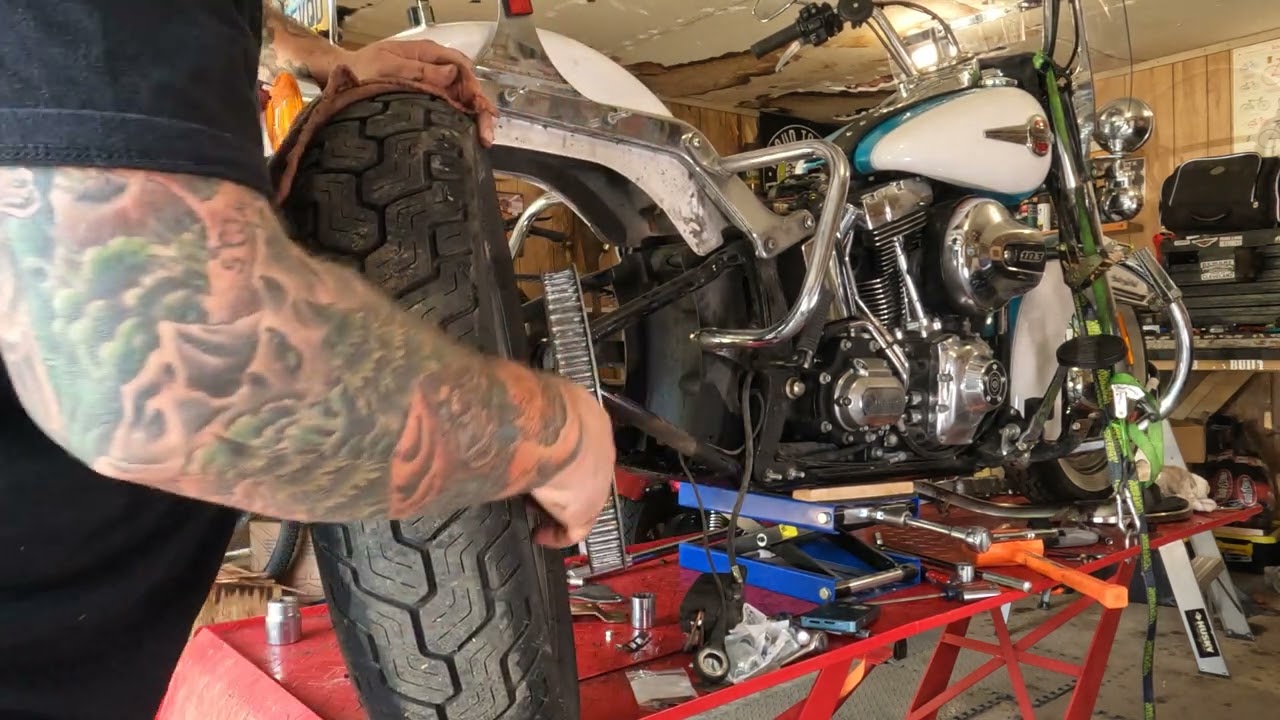 Снятие и повторная установка заднего колеса 84-17 Softail