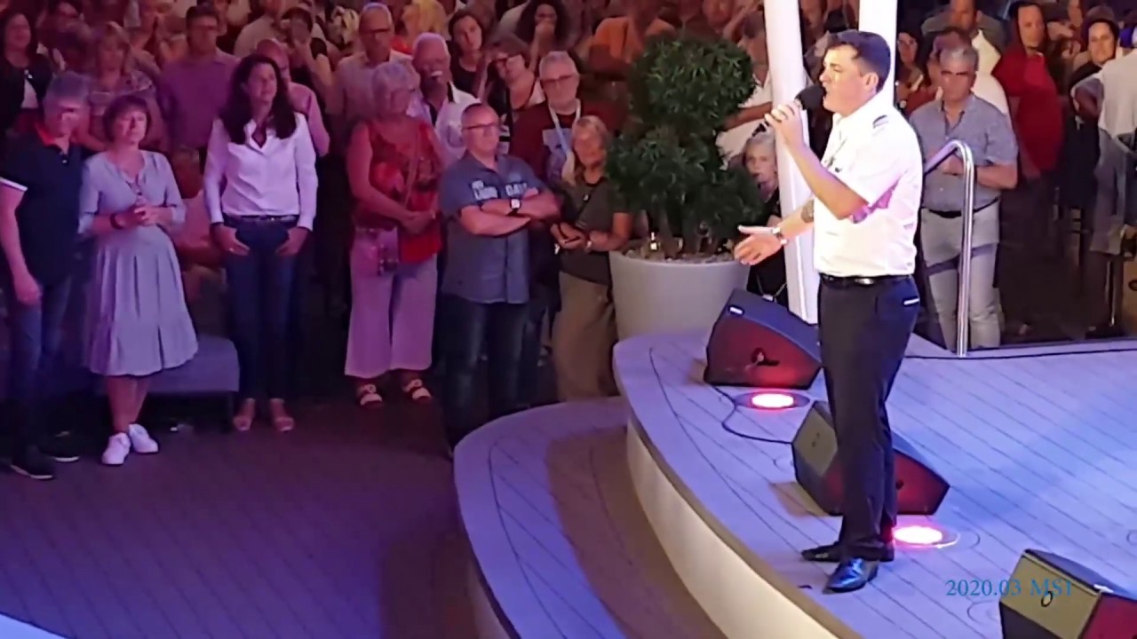 Abschiedsabend der Crew der Mein Schiff 1 am 20.03. auf dem Pooldeck
