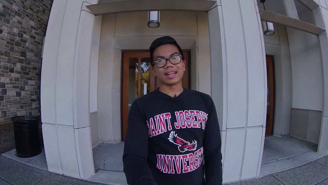 SJU Student Gives Campus Tour