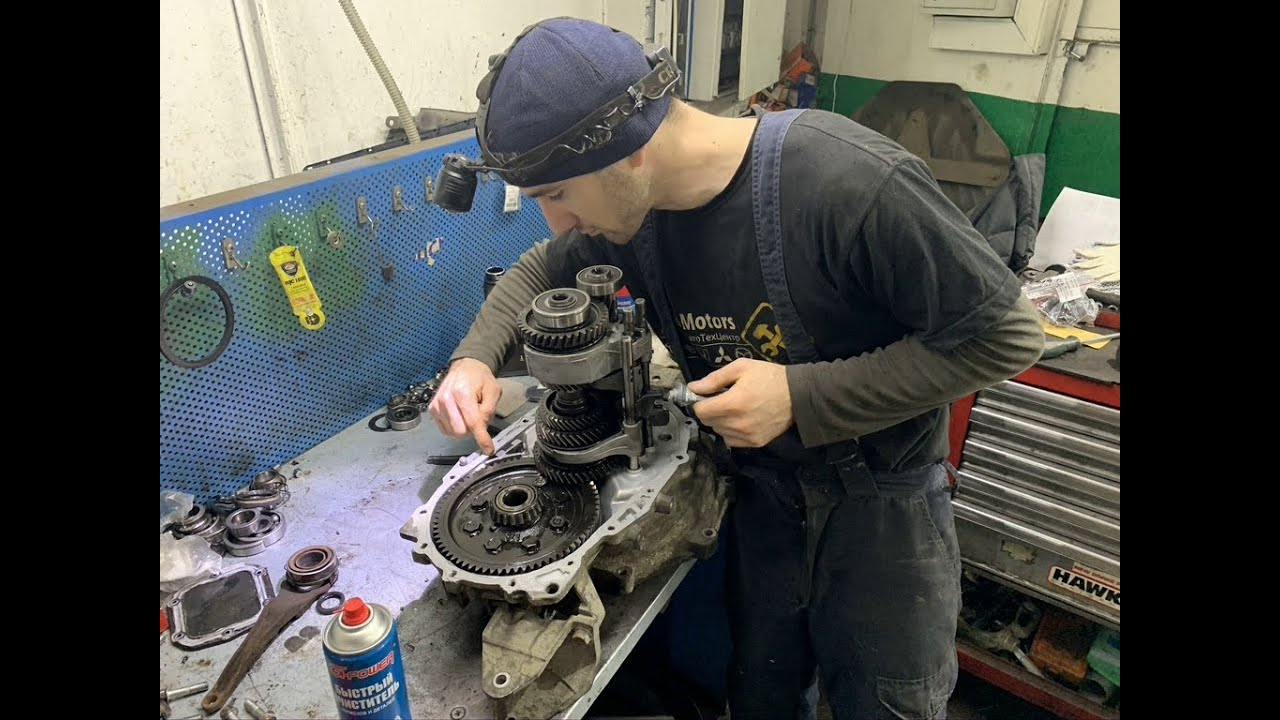 Замена подшипников и сцепления в механичкой коробке передач Митсубиси Грандис.