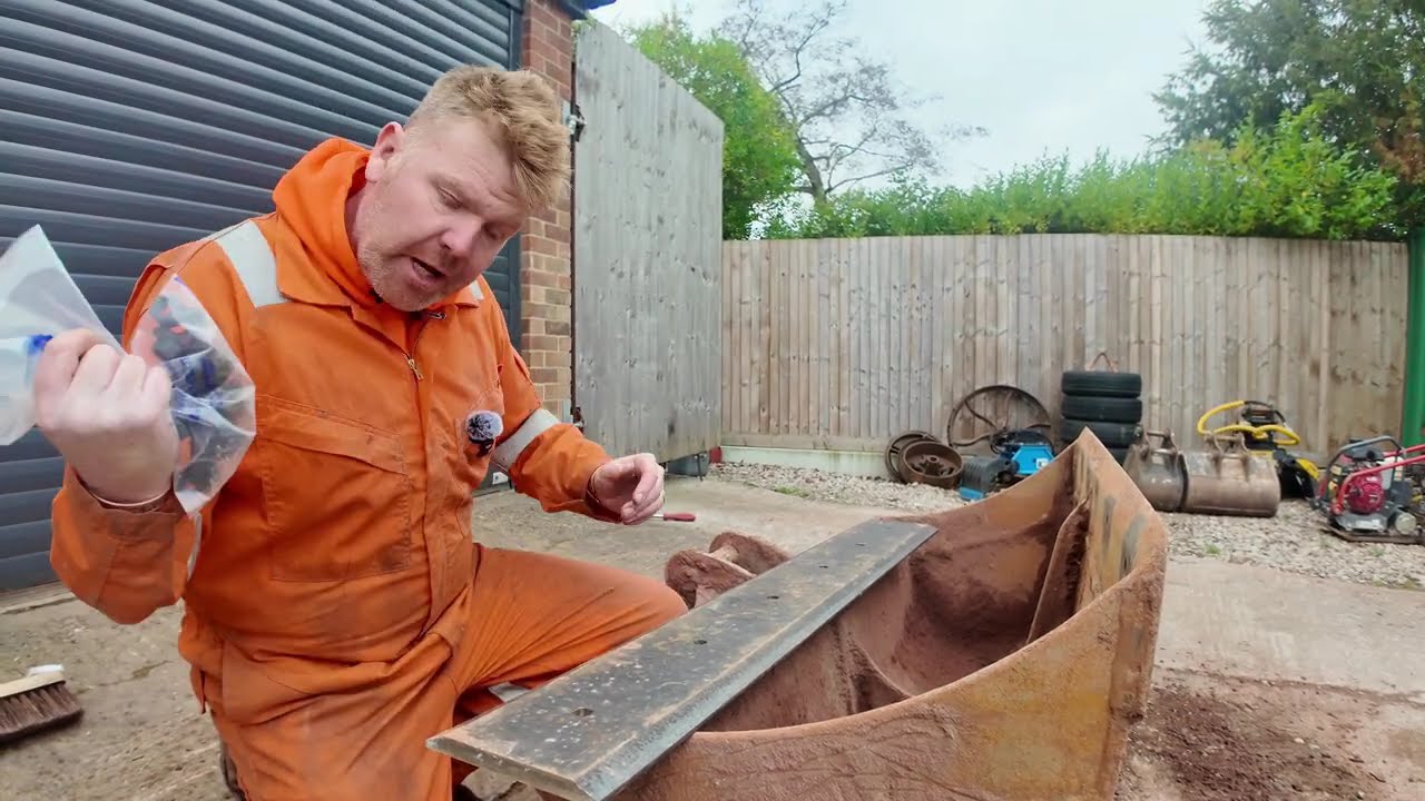 Blade Replacement for Excavator Ditching Bucket / Workshop with Digging with Dave #OperatorLife