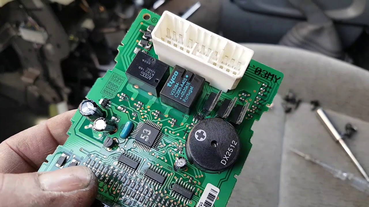 Kia Sedona 2006 central locking not working. ETACS repair.