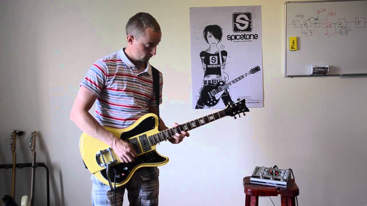 Hexaphonic Rock Demo Roland GK-3 with 6Appeal multichannel distortion pedal