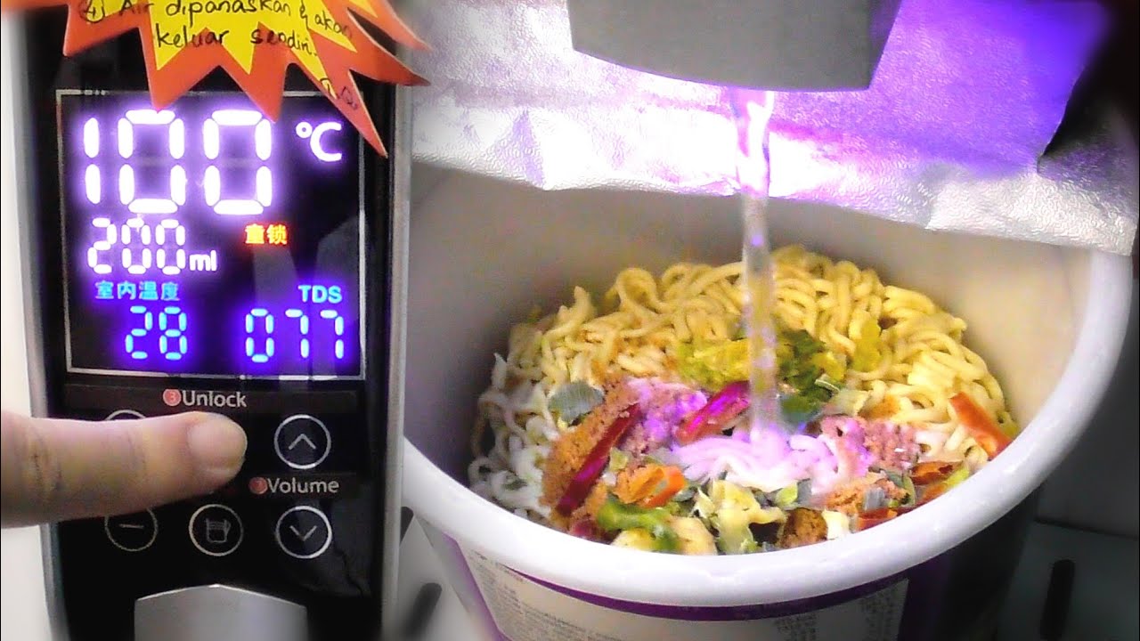 Cup Noodle Vending Machine with built-in hot water