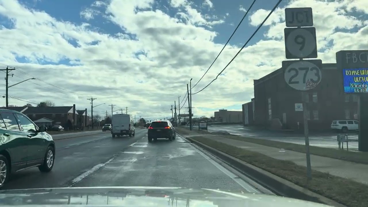 Friday afternoon drive through New Castle Delaware