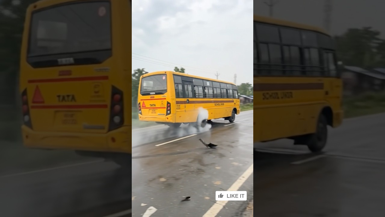 High-Speed Bus Rear Tyre Burst! #BusAccident#TyreBurst #Highway #LiveCCTV #Viral