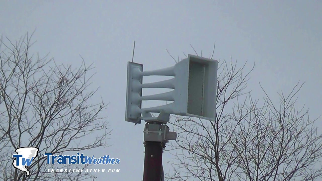 Lake Forest, IL  Whelen 4004 Voice+Alert Tornado Siren Test (Tue Feb 5 2019 10am)