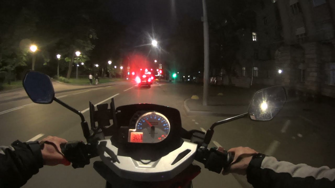 Просто катаюсь на Derbi GP1 250.  Ностальгия по лету