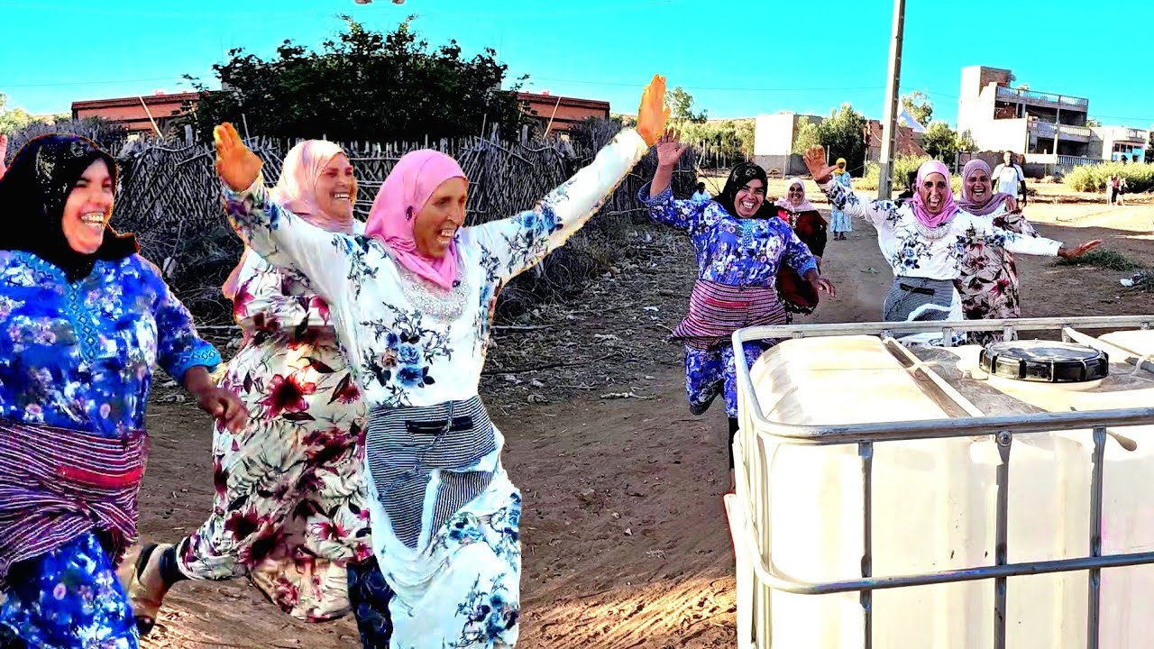 تحدي الفوز بسيتيرنا الماء بين نساء البادية