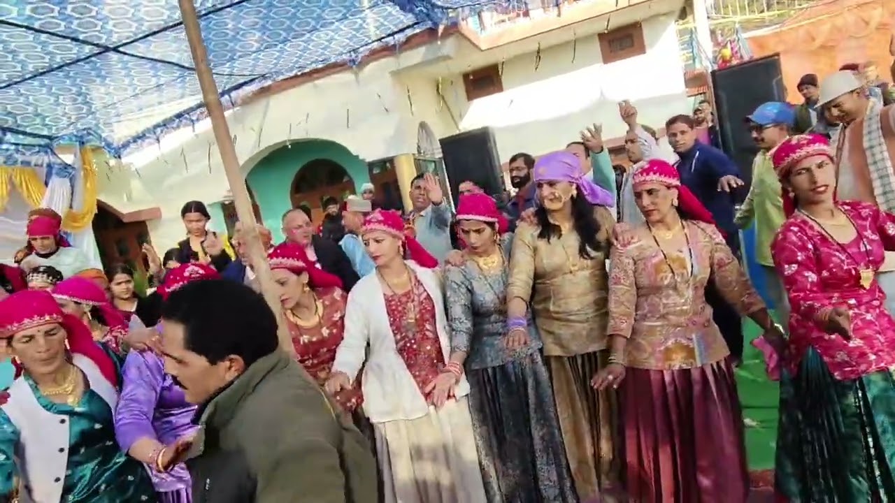 पहाड़ की संस्कृति 🙏 कोरुवा गांव में जबरदस्त डांस प्रस्तुति 👌#pahadi #dance # viral # viral short 
