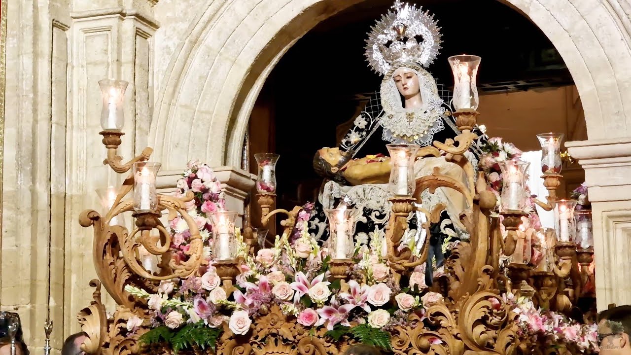 Entrada de la Virgen de las Angustias de Alcalá la Real