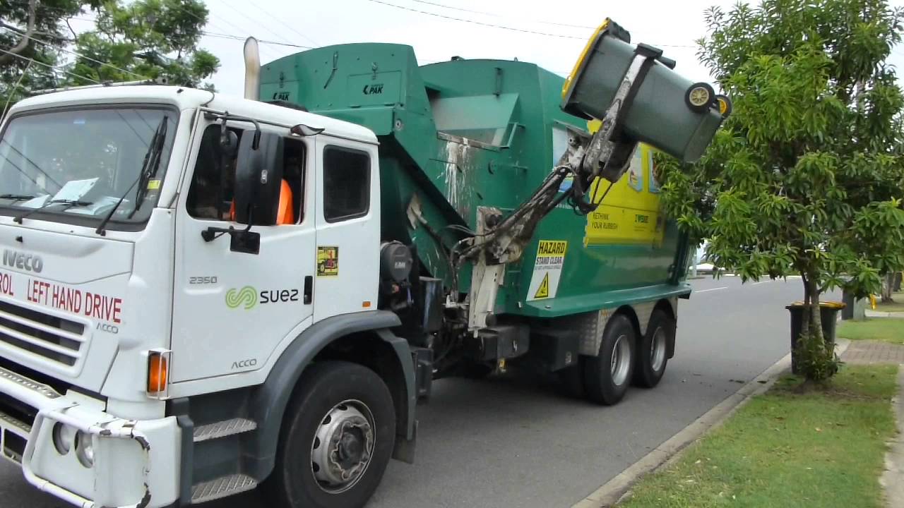 SUEZ Environment Brisbane Recycing truck 726