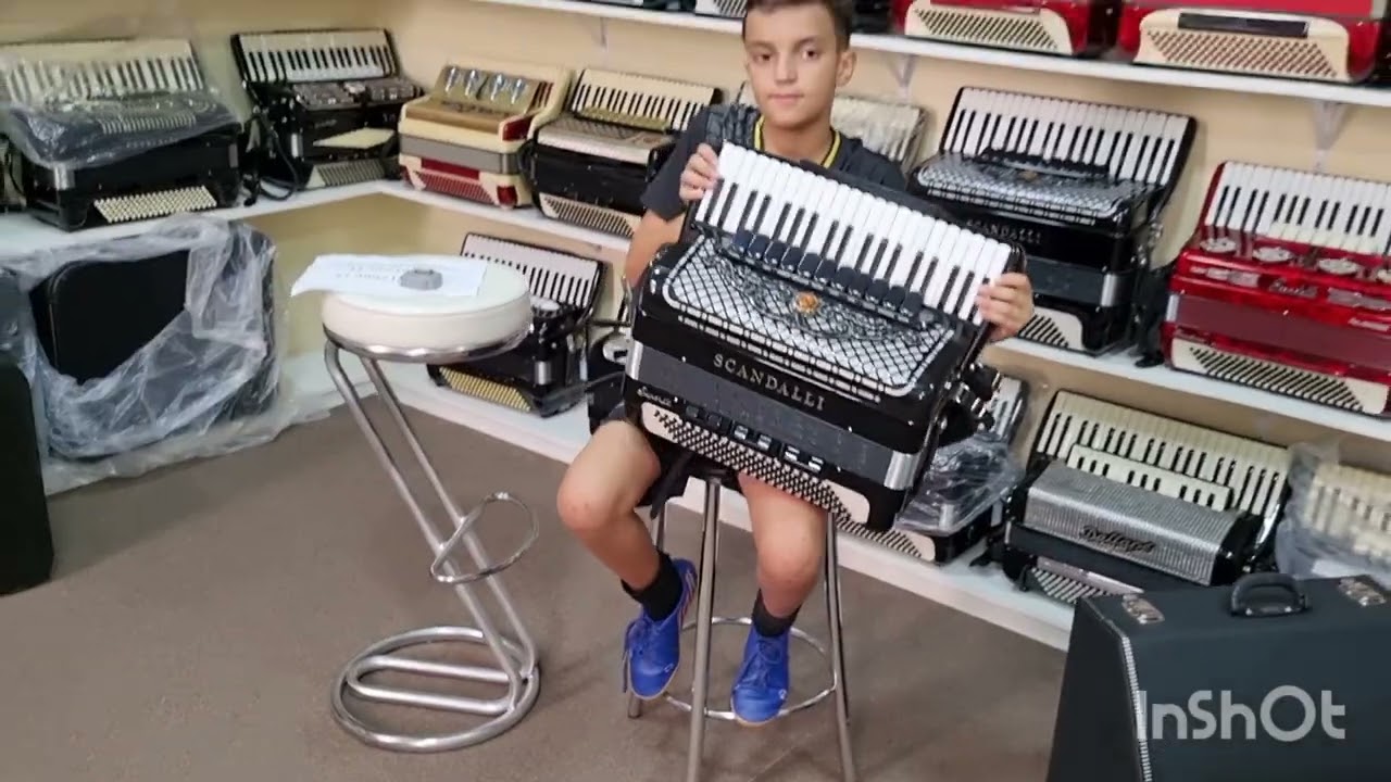 (20.000,00) Acordeon 120 Baixos Scandalli Cordovóx terça de voz