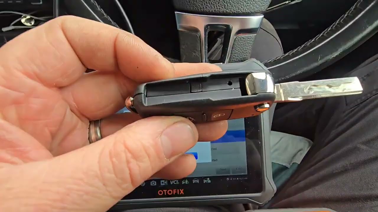 VW Caddy 2012 Key Programming OTOFIX IM1
