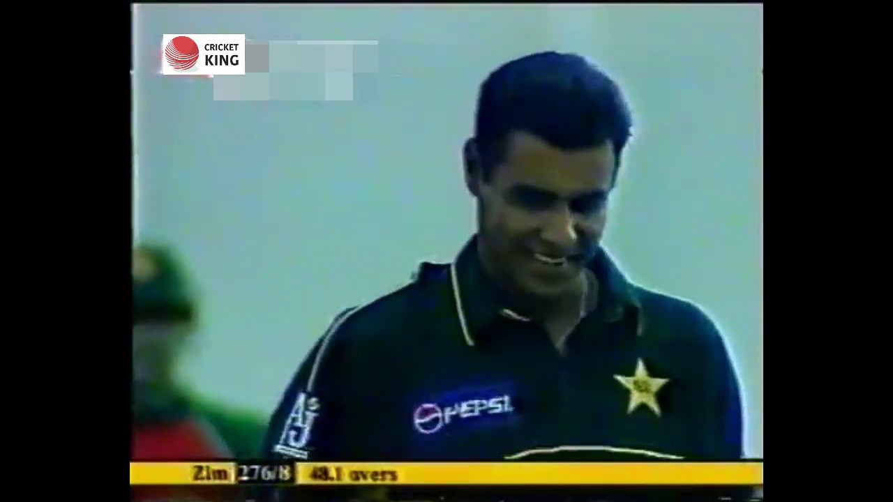 Close Encounter 1st ODI Zimbabwe v Pakistan at Bulawayo Nov 23, 2002