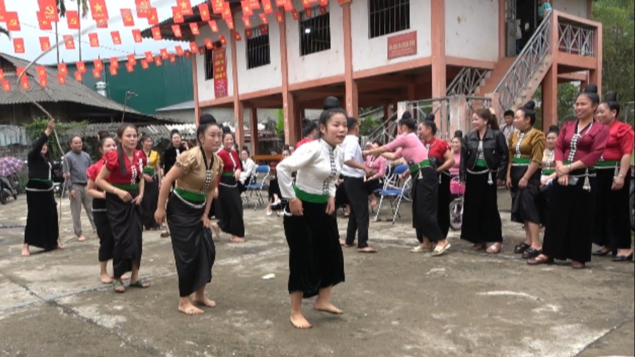 Những trò chơi không nhịn được cười của các  bà các mẹ ngày 08/03/2026