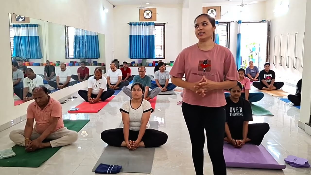 Belly Fat 🔥 Fast कम करें | Super Easy Exercise for Flat Stomach | #bellyfat#yogawithamrika 