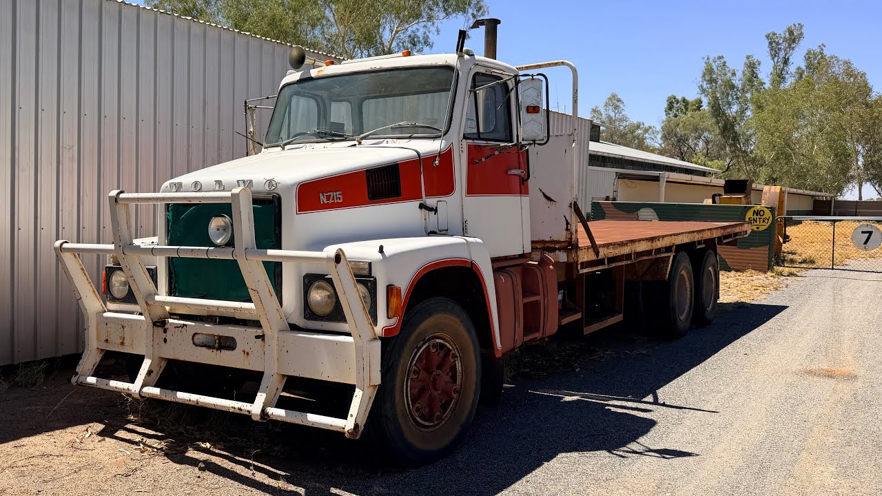 197x Volvo N715 - Exterior & Interior