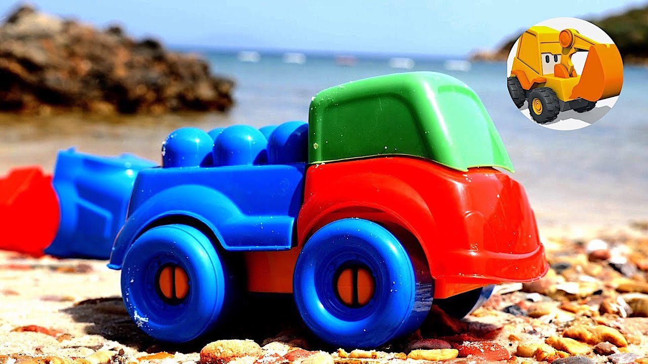 Carritos para niños en la playa con juguetes de arena (con Speedy y Bussy)