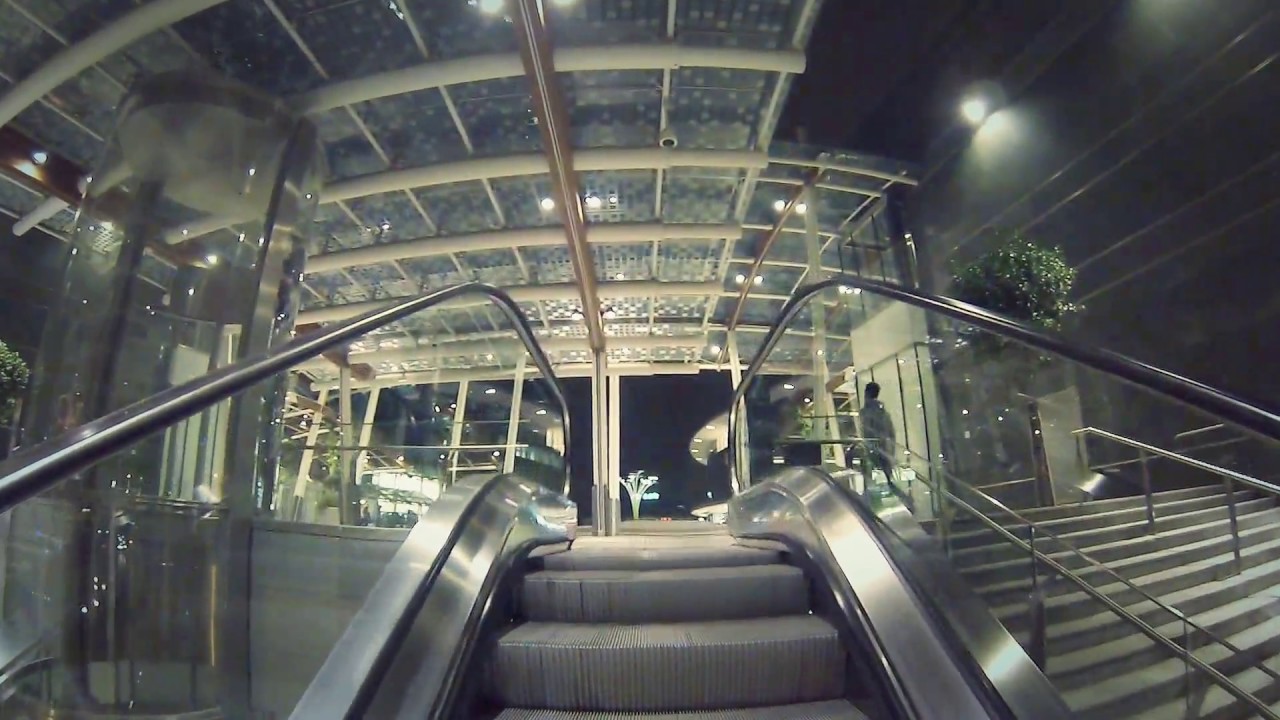 (fast motion 200%) Milano Grattacieli Unicredit e piazza Gae Aulenti webcam