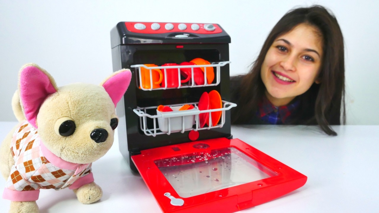 Ayşe ve Loli bulaşık makinesi satın alıyorlar