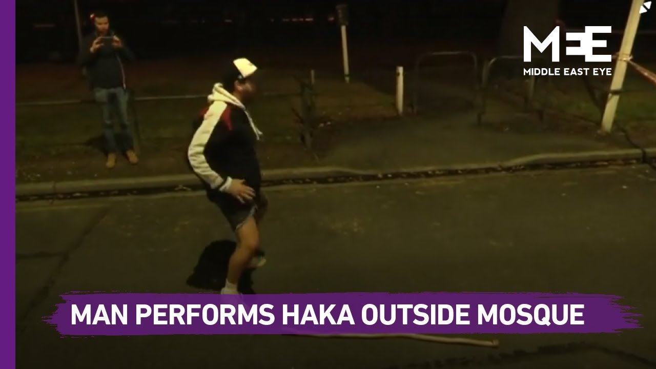 This man performed a traditional Haka outside the Al Noor mosque in Christchurch